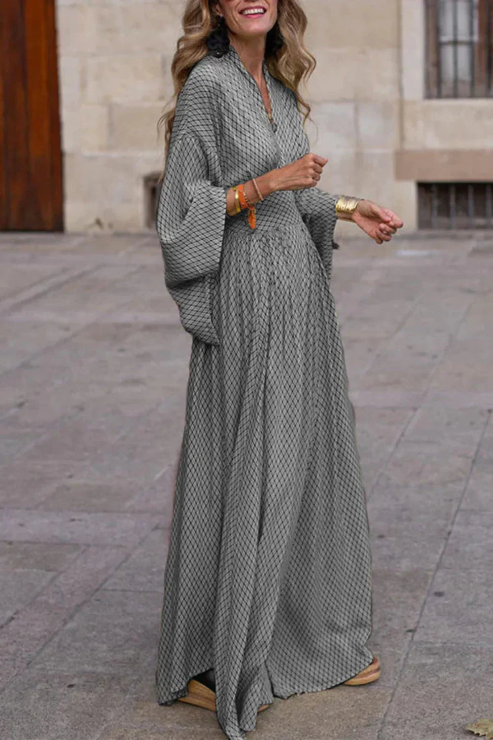 VÉROLINE™ – PRINTED MAXI DRESS WITH LONG SLEEVES AND V-NECK