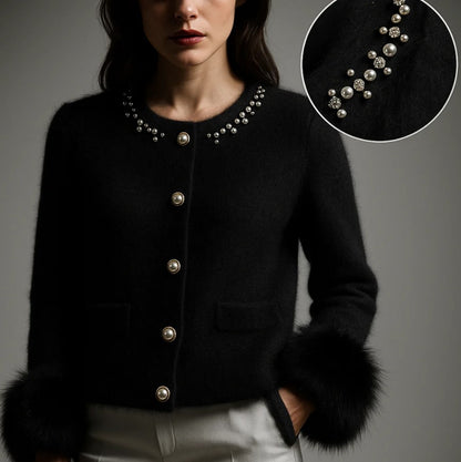 PAZ™ – Cárdigan de Cachemira Mongola con Perlas Akoya y Puños de Piel